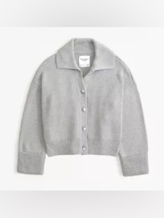 Abercrombie & Fitch Sweaters - Abercrombie gray collared cardigan